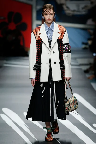 Look 33